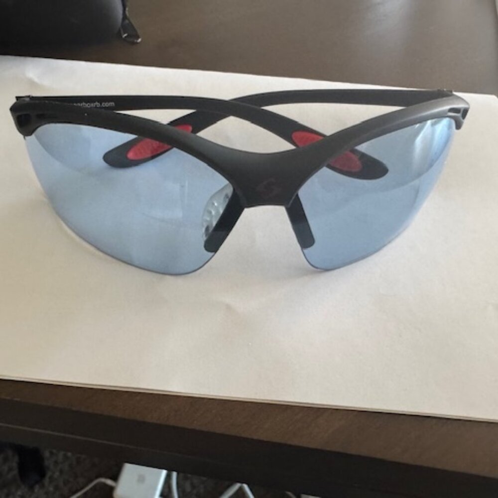 Gearbox pickleball glasses blue lense - Picture 4 of 4
